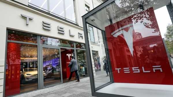Владельцам Tesla разрешат делиться автомобилями
